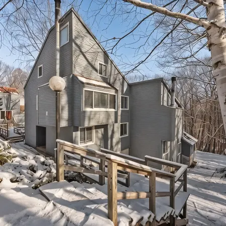 Spacious 4-bedroom townhome with amenities in Waterville Estates.
