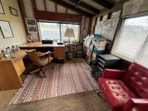 Charming baseball themed 2-story building with cable TV, wi-fi & stereo system. - Familien