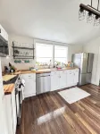 Sunny 5-bedroom Family Central Florida Getaway - AC, WiFi & Private Garden