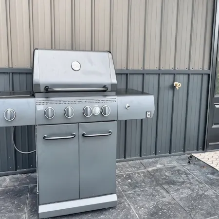 River Bluff Getaway– Upper  3BR/2BA Upper Level Unit with Gorgeous Deck Views
