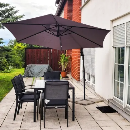 Terrasse - Parkplatz - TV im Boxspringbett - Küche