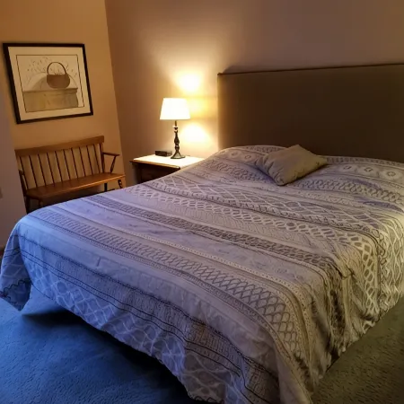 Cozy 3-bedroom/3-bathroom Townhouse, minutes from Loon Mt with an indoor pool