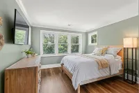 New Country Cottage, 3BR 2.5 BA, Ensuite Master on Main, Relax Rewind Repeat - 3-Star