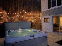 Hot Tub - 7 bedrooms - 5 minutes from Okemo Ski - enchanting 200 year old VT inn 캐번디쉬 호텔