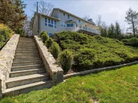 Candlewood Lake - Family Getaway with direct lake access. 3775 sqft home. - พร้อมWifi