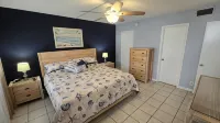 BEACHFRONT CONDO on Coco Plum Beach with Heated Pool - Homestays