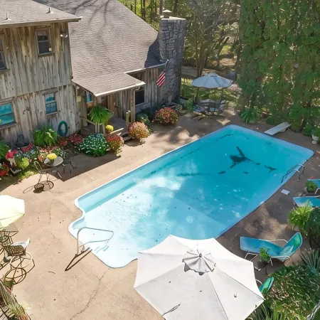 Modern Cabin With Pool Near Nashville!