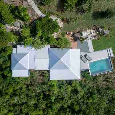 Stylish, Secluded Villa with Pool, Hot tub and Stunning Views Hotel Exterior