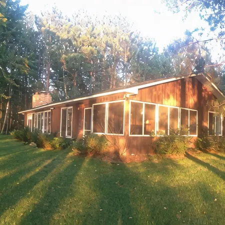 500' Lakeshore, 2 Docks, Sand Beach, Sleeps 10, A/C, Pontoon Boat for Rent