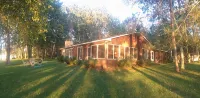 500' Lakeshore, 2 Docks, Sand Beach, Sleeps 10, A/C, Pontoon Boat for Rent - Wifi
