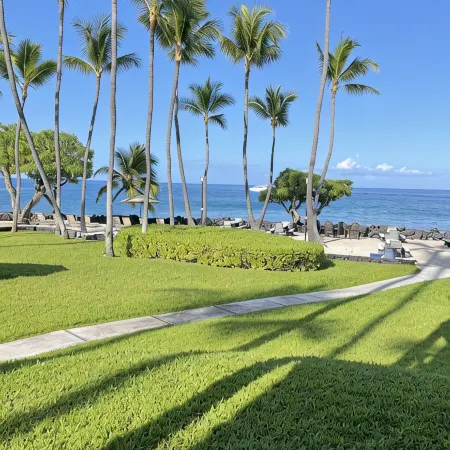 Oceanfront ground level recent remodel at Kona Isle