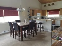 Idyllic Big Sky Stay, Immaculate 3bed/3bath Townhome, Private Hot Tub - Jakuzi