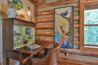 Classic Log Cabin 15 minutes to downtown Asheville-fire pit, pond, fireplace