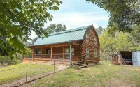 Dragonfly Meadows Log Cabin nestled in the Ozarks - Chalets