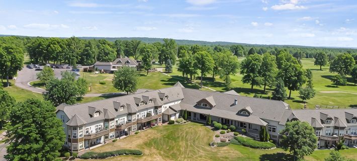 Spacious Lakeside Condo at Tagalong Golf Resort with Indoor Pool and Hot Tub Hotels in Barron County