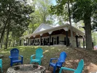Lakeside Retreat w/seasonal water views & boat ramp, beach, & park within 1 mile
