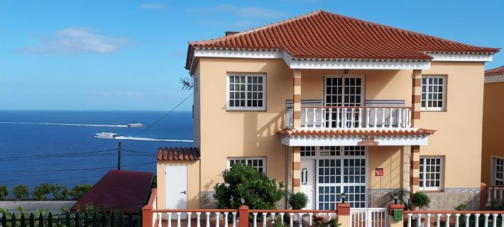 Casa Junonia, with terrace Bajo A Hotels in Isla de la Gomera