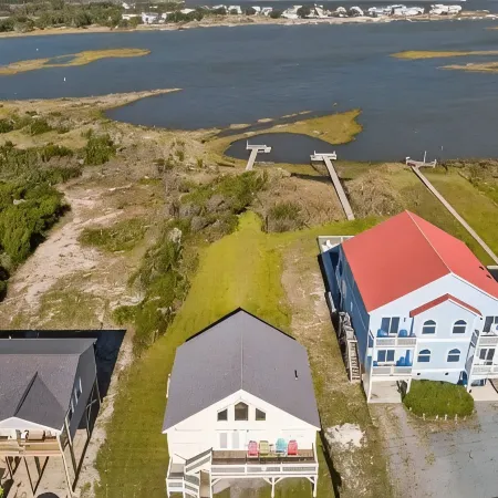 Beautiful Beachfront and Bayfront House