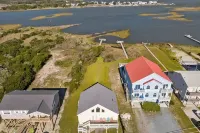 Beautiful Beachfront and Bayfront House