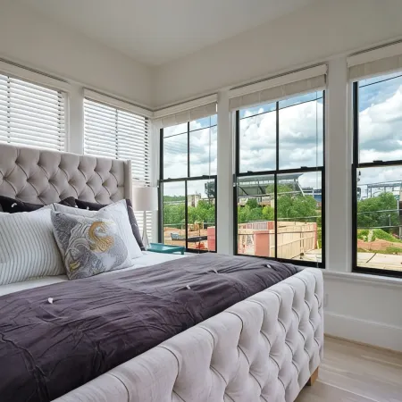 3 Story 2Br-2.5BA Townhouse w/Terrace/Pool Downtown ATL