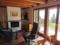 Cozy Vacation Home with a Lake View, in a Quiet Location - Apartments