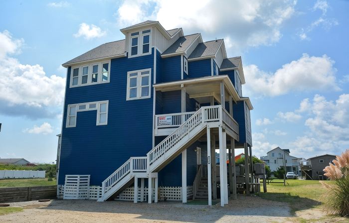 ComeSailAwayOBX-gorgeous 6 bedrooms/5.5 baths, oceanviews, pool, hot-tub,  beach