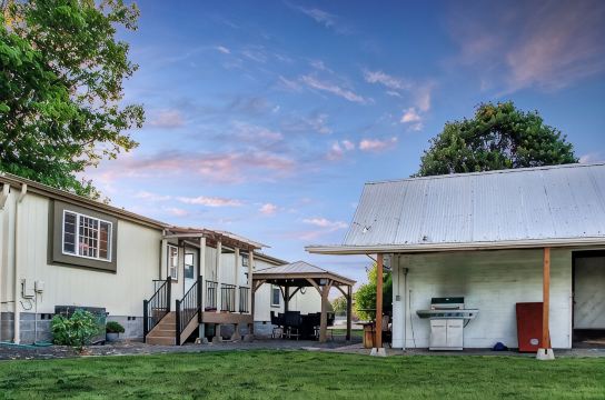 Peak View - Outdoor Dining w/Fire Table - Close to Downtown & OSU