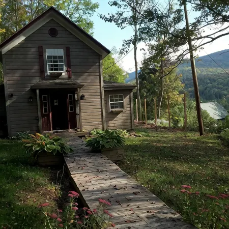Charming  Cottage In The Catskills. Ski, Golf, Hike, Bike And More.