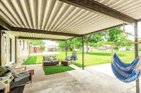 Spacious Home in Quiet Neighborhood - Half Mile from Historic Gallatin Square