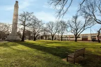 Four Bedrooms Over Looking Queens Gardens - Apartments