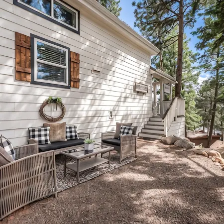 Mountain Living - Breathtaking View of Pikes Peak
