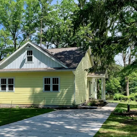 Sunflower House on Lake Wissota