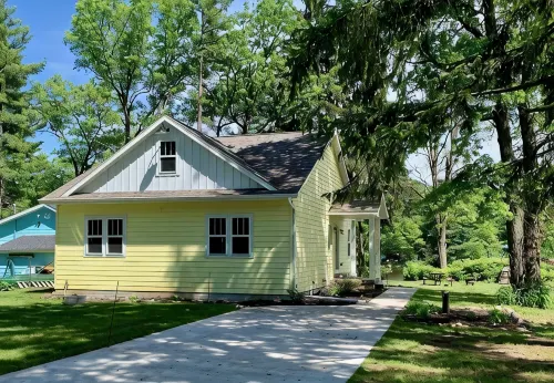 Sunflower House on Lake Wissota