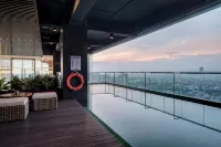 Whiz Luxe Hotel Spazio Surabaya - romantici