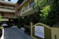 Hotel Gopika International