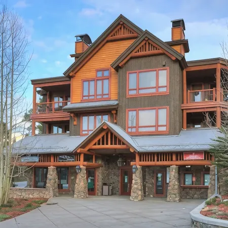 Penthouse at Blue Sky Resort — Gondola & Spa