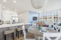 Beautifully Remodeled 2-Bedroom, 2-Bath Apt in Historic Downtown Venice, FL - Boutique
