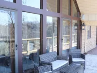 Spacious 5-Bedroom Home on Lake Cumberland! Ξενοδοχεία στην πόλη Burnside