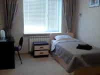 Aeroport Hotel فنادق في أوختا