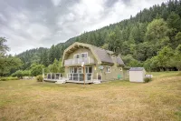 Mt Rainier,BestHome to Stay!4Bedroom_2Bath_Sleeps10,AC,Hot Tub,Car,RV Parking, - 4-Star