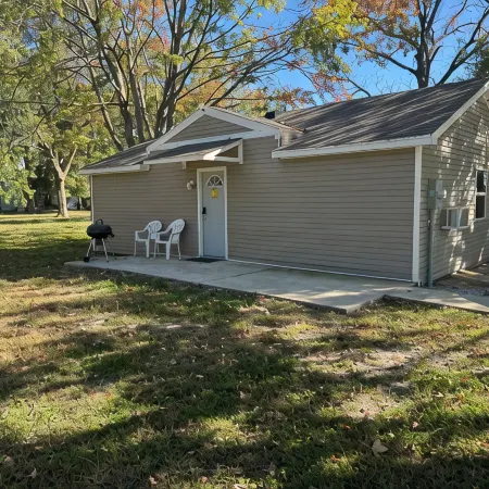 CWR Cottage - A cozy cottage in a quiet country setting