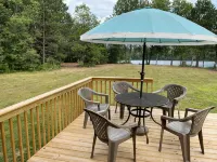 Private Lake House on 16 +/-  wooded acres, 80 + acre lake, 55 foot deep!! - 2-stjärniga