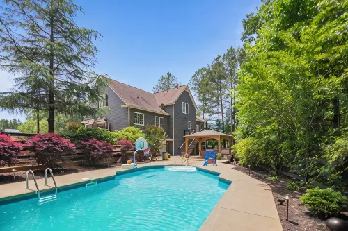 Cozy Private Basement w/ Pool & Workout