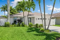 Lush Oasis w/ Heated Pool & Fire Pit - 4 tähden