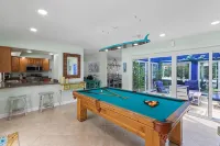 Beach House : Heated Pool, Pool Table & Ping Pong - 4-Star