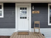 Farmhouse Cabin w/Game room in a Historic Gold Mine Town w/Mountain Views