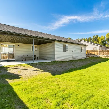 CLEAN 3 BR 2 Bath- QUIET neighborhood