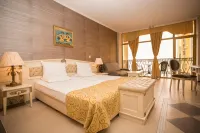 Imperial Palace Hotel - balcony