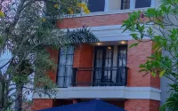 Merlyns Garden Inn Hotels in 