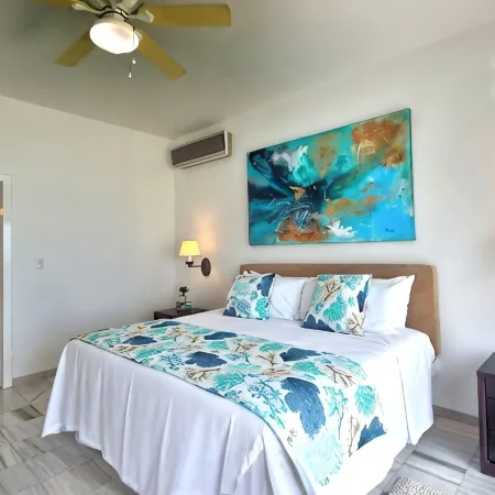 Oceanfront Luxury Townhome Condo Wifi 3 Smart TV'S Pool & Spa
